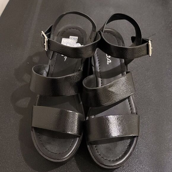 BRAND NEW SODA OPEN-TOE DOUBLE BAND ANKLE BUCKLE BLOCK HEEL PLATFORM SANDAL - Picture 2 of 15